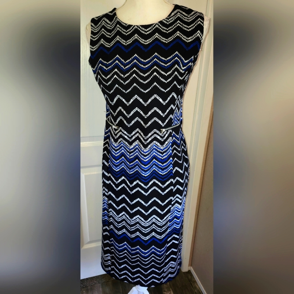 ENFOCUS studio black and white chevron dress Size 4 EUC